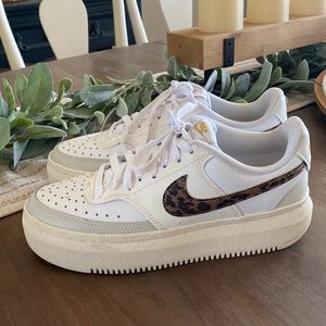 nike platform airforces